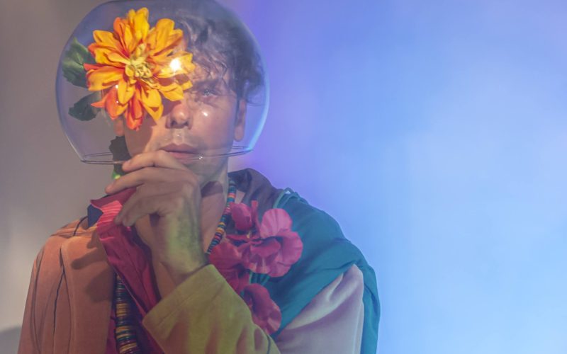 Dani Mã constrói trajetória autoral marcada por experimentação musical e trânsito cultural